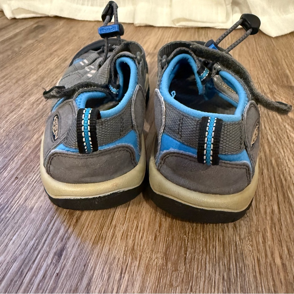 Keen Sandals Newport H2 Brilliant Blue Youth Size 1 Outdoor Waterproof Comfort - Picture 3 of 8
